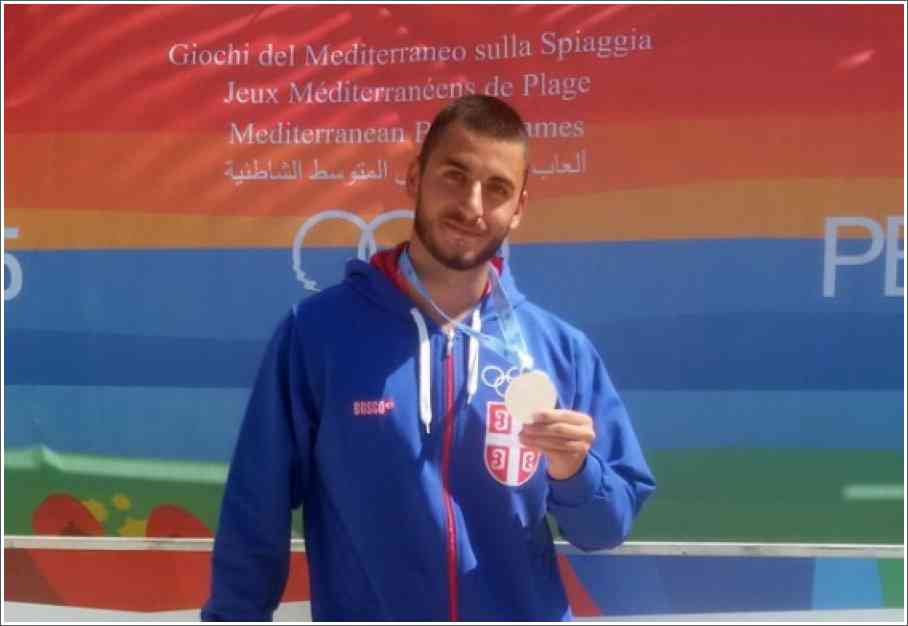 Andrej Matić je osvojio drugo mesto u disciplini 4 km u plivanju perajima na Mediteranskim igrama Andrej Matić je osvojio drugo mesto u disciplini 4 km u plivanju perajima na Mediteranskim igrama